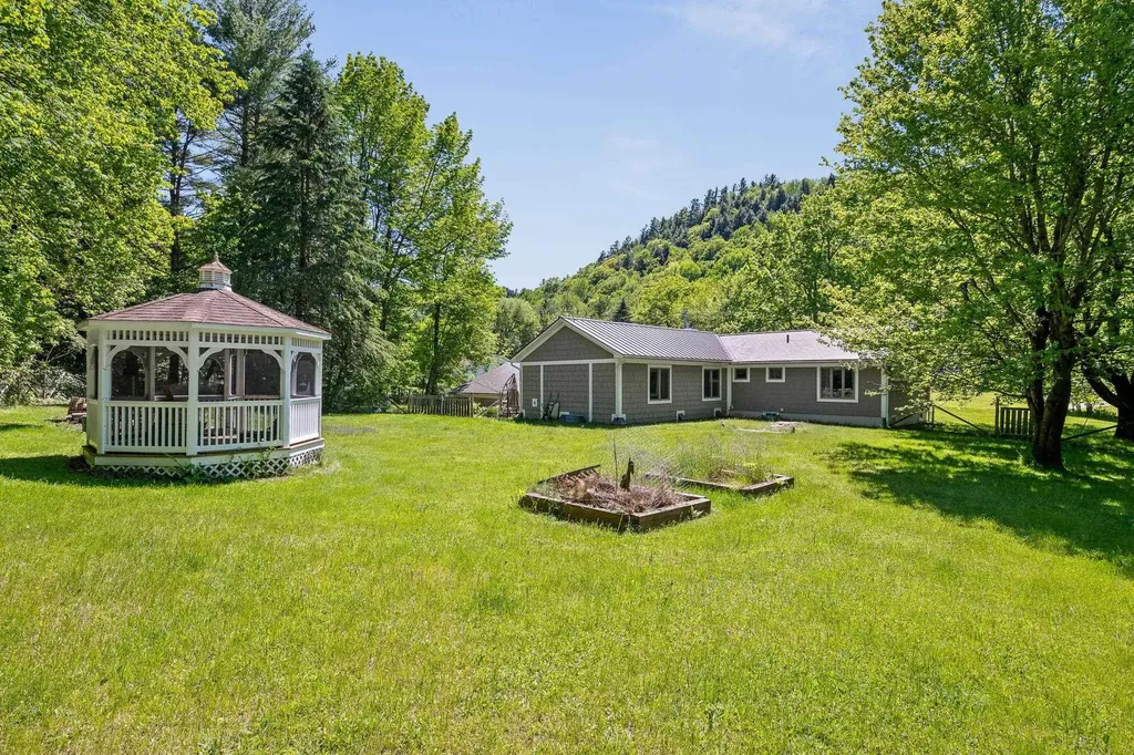 2021 Huntington Road Richmond VT 05477