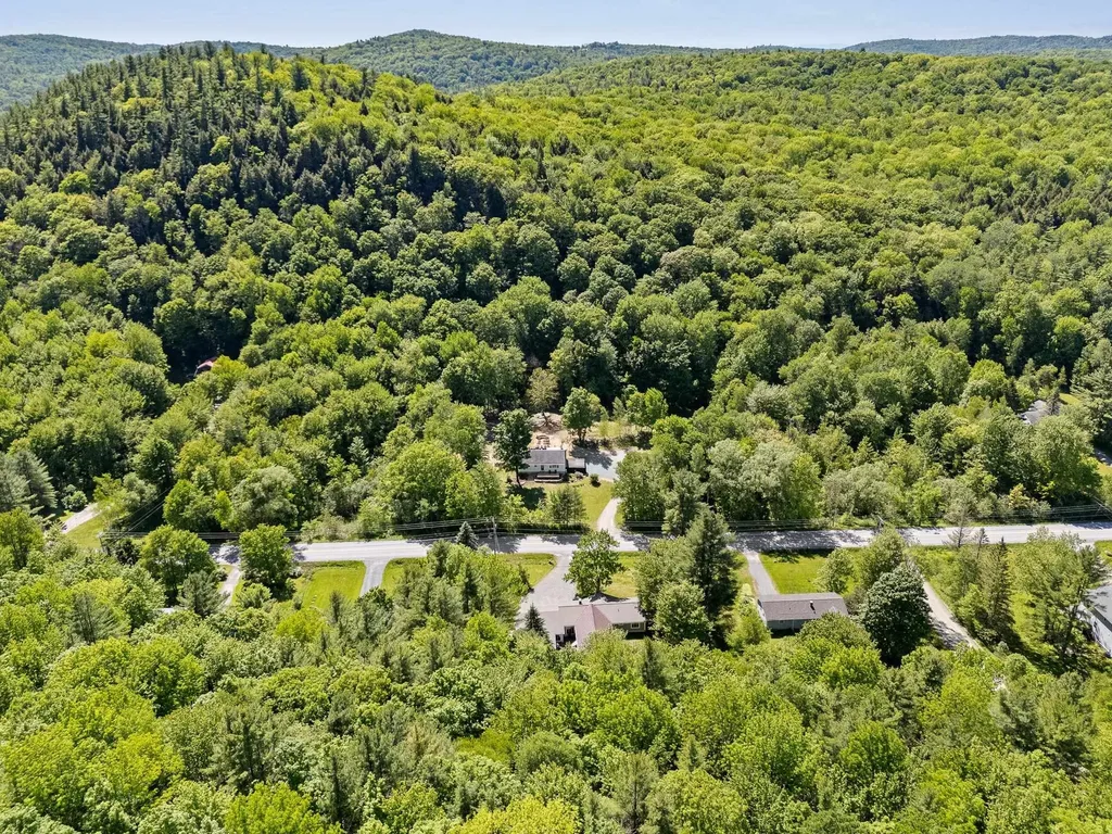 2021 Huntington Road Richmond VT 05477
