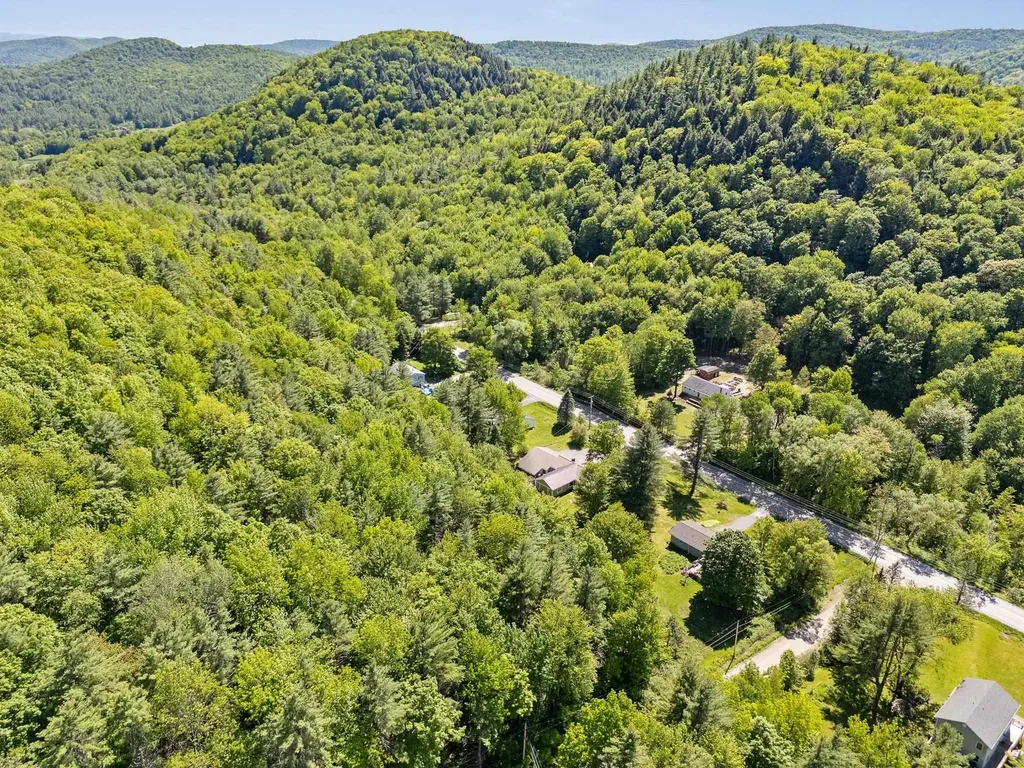 2021 Huntington Road Richmond VT 05477