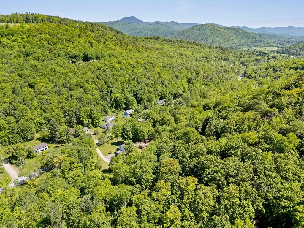 2021 Huntington Road Richmond VT 05477