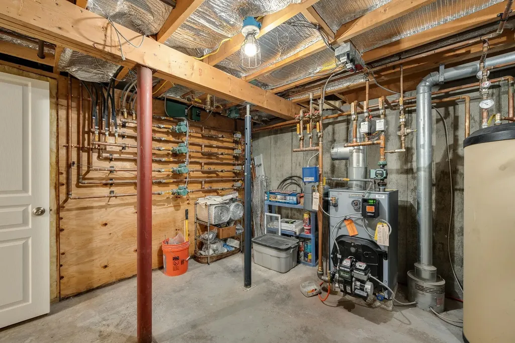 2021 Huntington Road Richmond VT 05477