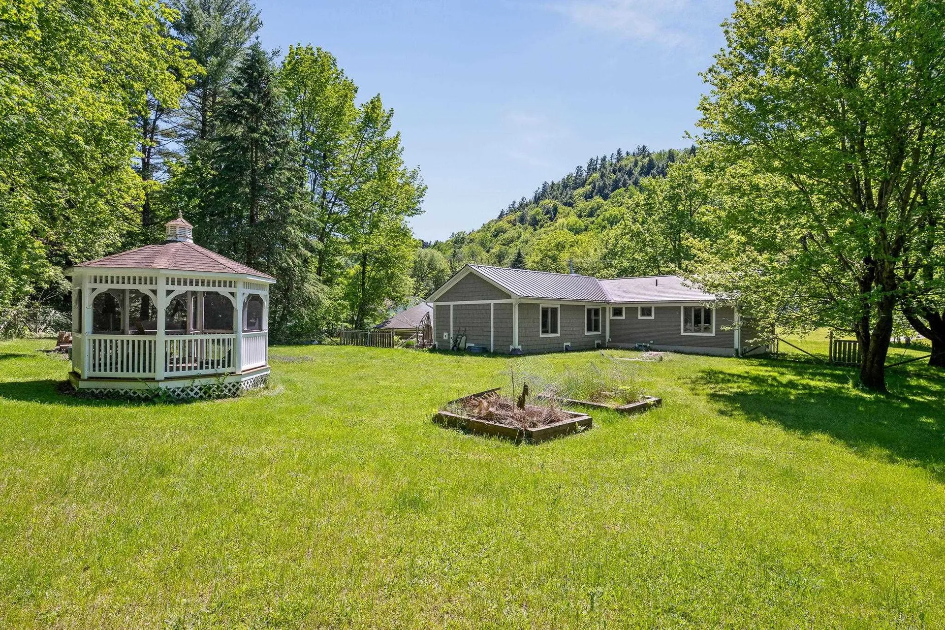 2021 Huntington Road Richmond VT 05477