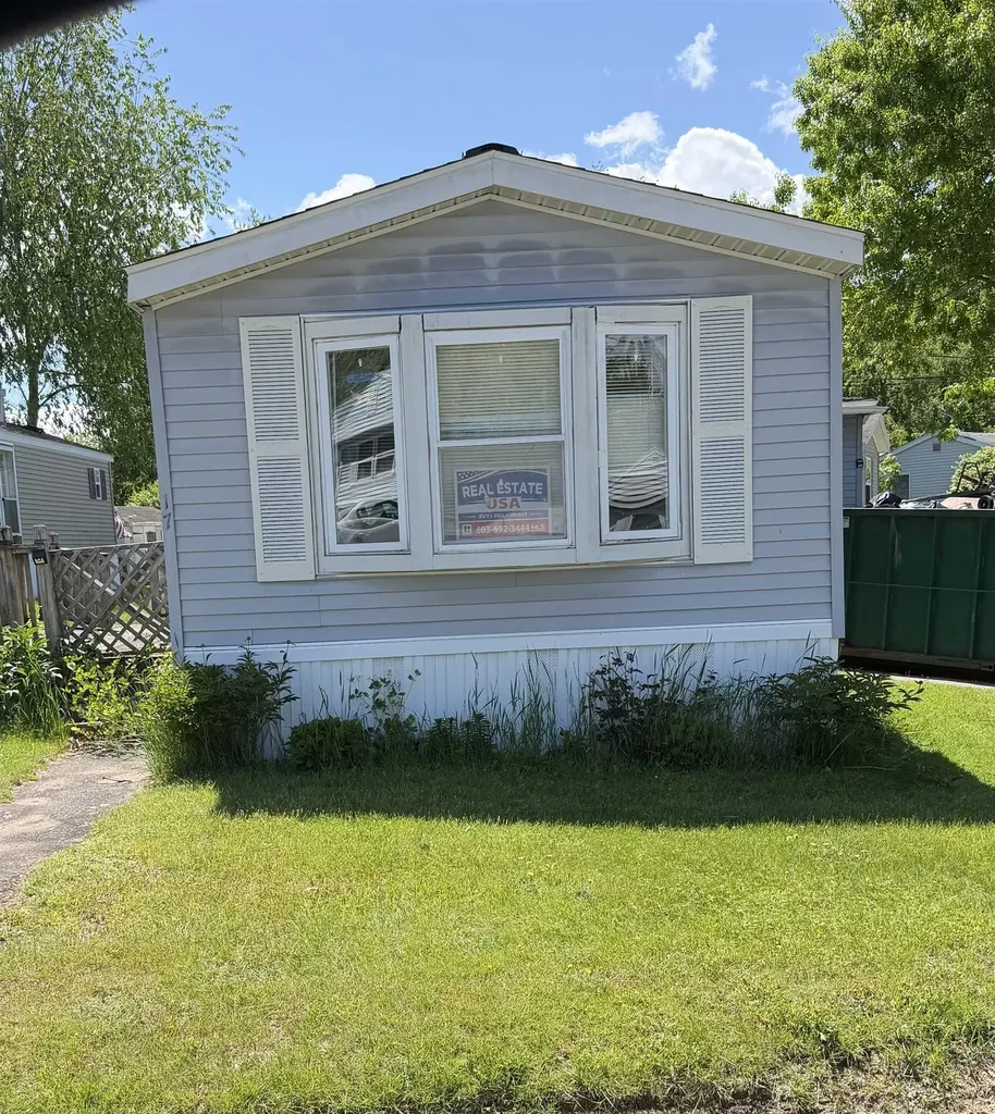 17 Wayland Circle Exeter NH 03833