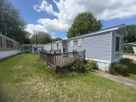 17 Wayland Circle Exeter NH 03833