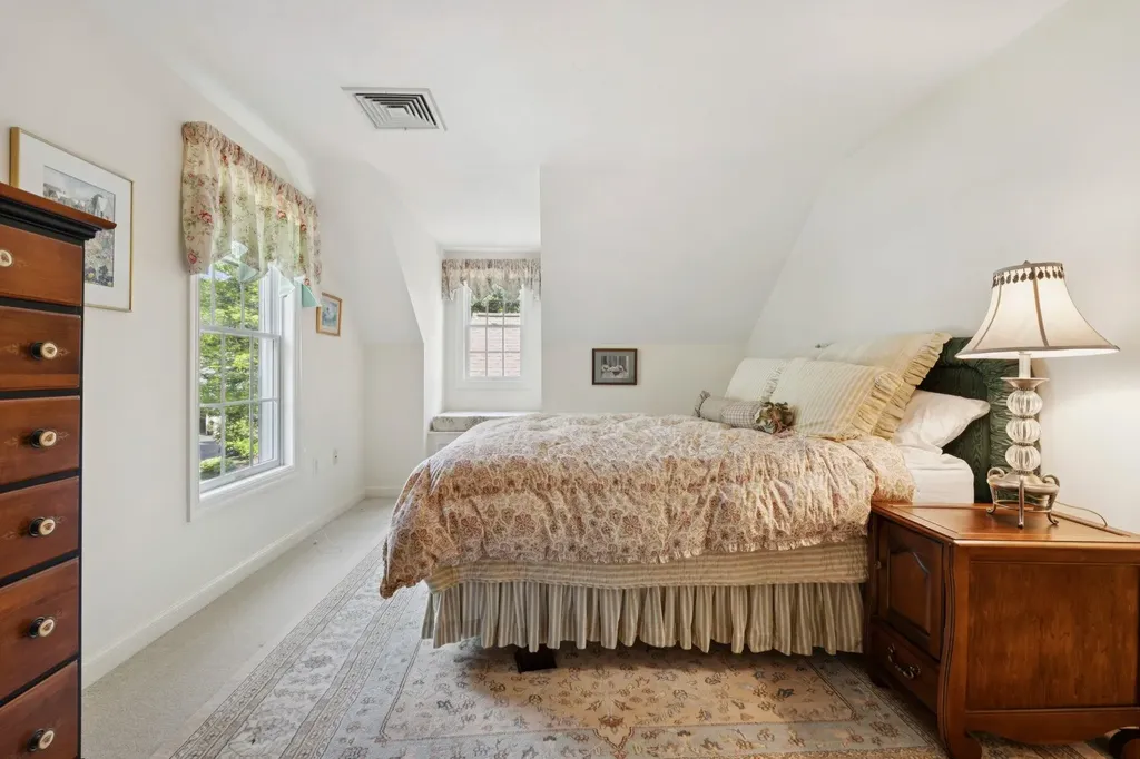 56 Old Bay Road New Castle NH 03854