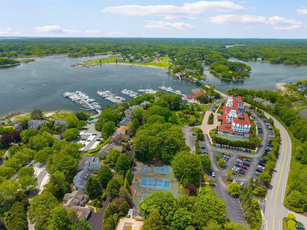 56 Old Bay Road New Castle NH 03854