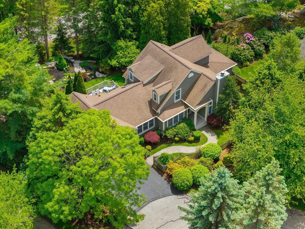 56 Old Bay Road New Castle NH 03854