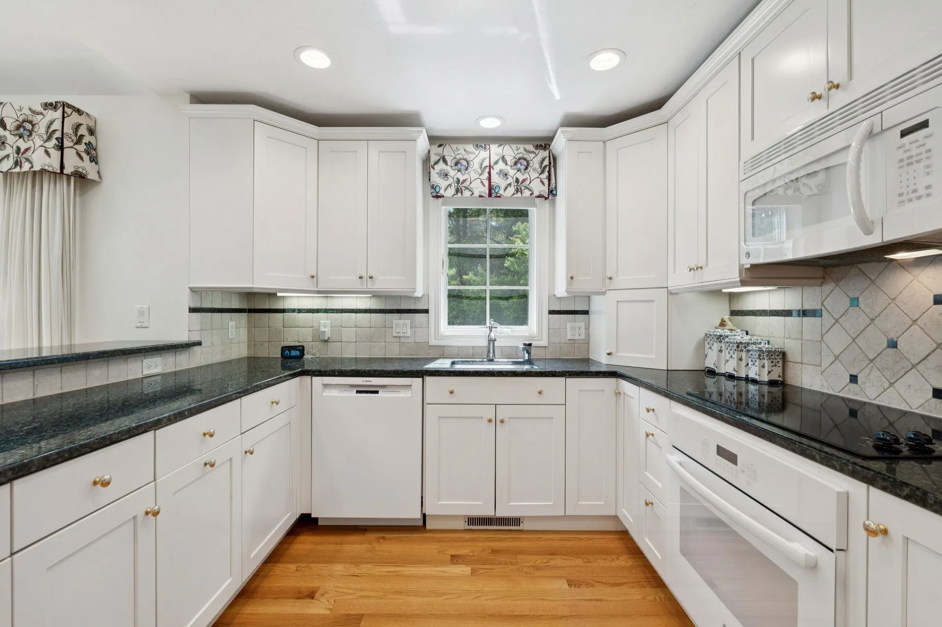 56 Old Bay Road New Castle NH 03854