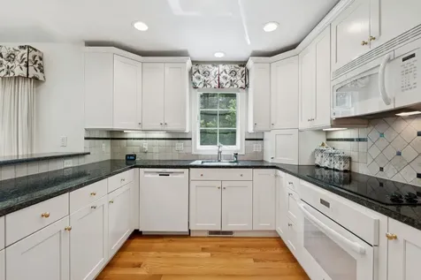 56 Old Bay Road New Castle NH 03854