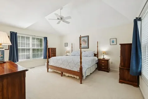 56 Old Bay Road New Castle NH 03854