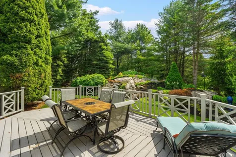 56 Old Bay Road New Castle NH 03854