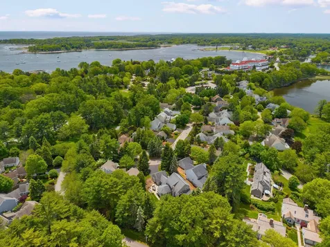 56 Old Bay Road New Castle NH 03854