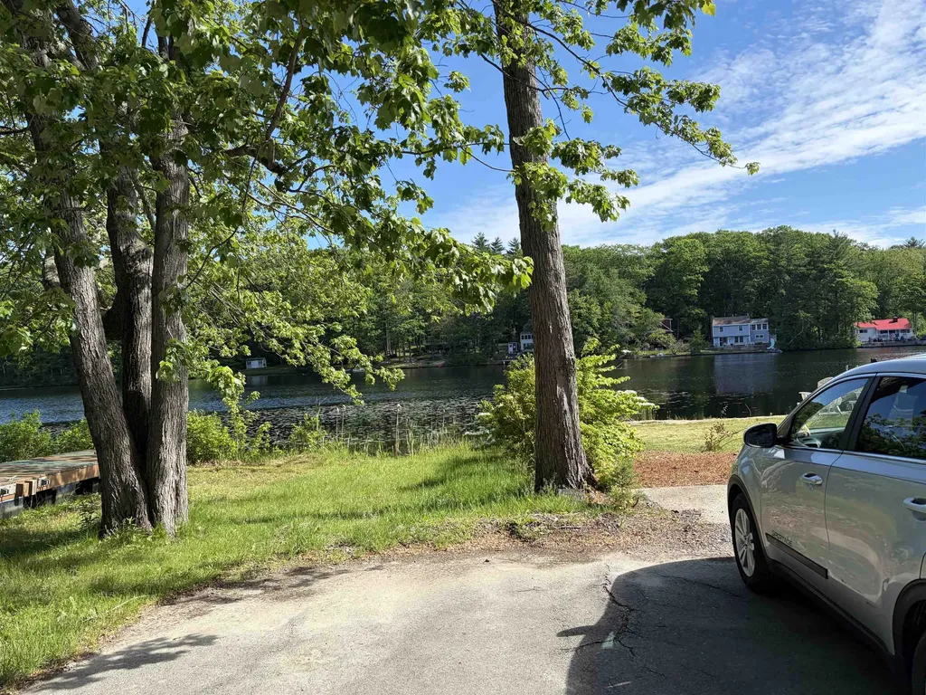 29 Cove Road East Kingston NH 03827