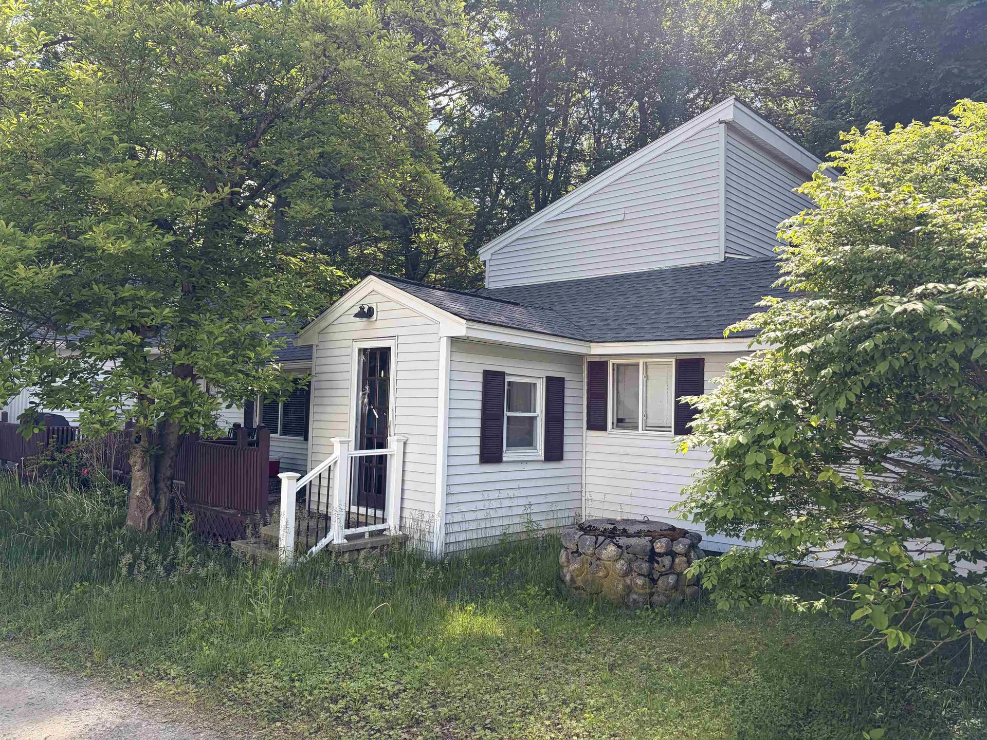 29 Cove Road East Kingston NH 03827