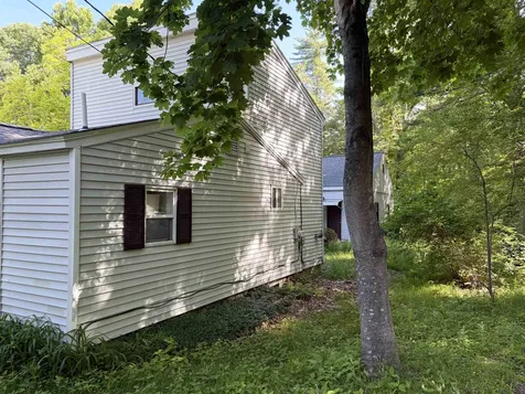 29 Cove Road East Kingston NH 03827