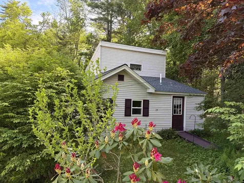 29 Cove Road East Kingston NH 03827