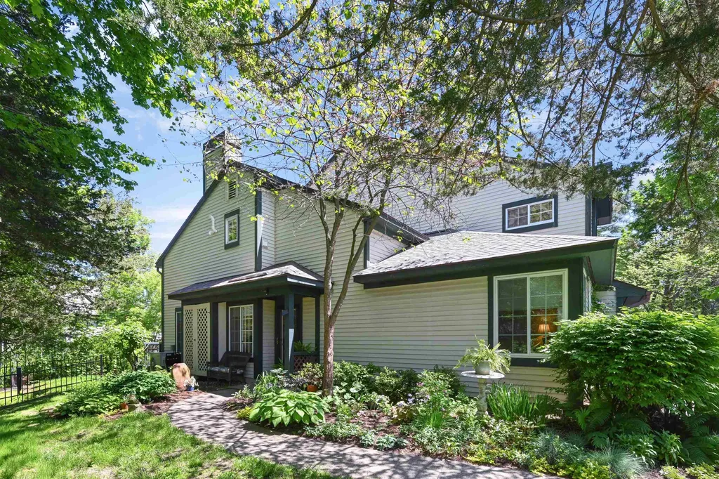 29 Lake Forest Drive Burlington VT 05401