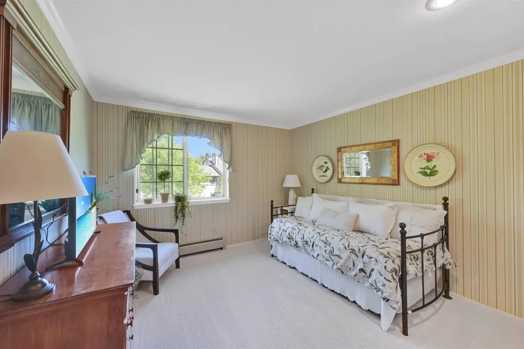 29 Lake Forest Drive Burlington VT 05401