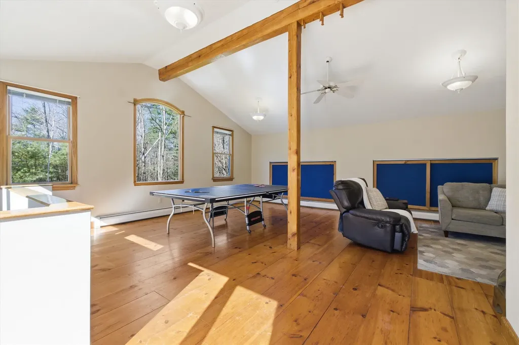 51 Scobie Road New Boston NH 03070