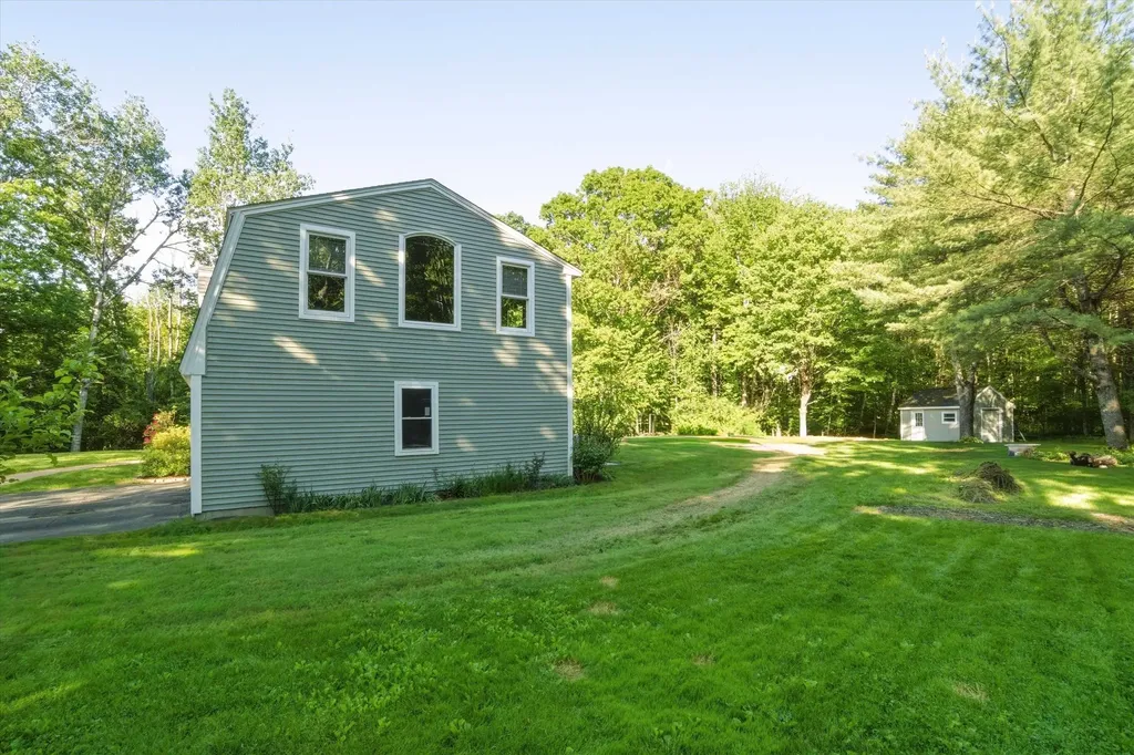 51 Scobie Road New Boston NH 03070
