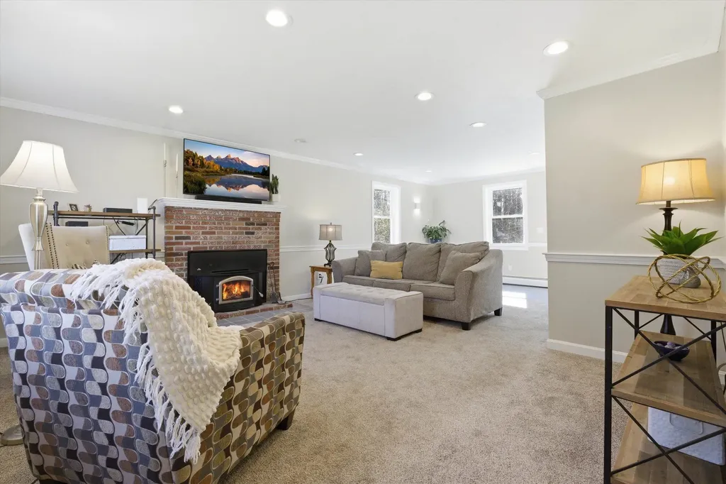 51 Scobie Road New Boston NH 03070