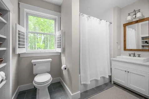 5 Primrose Lane York ME 03902