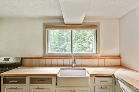 57 Pine Grove Jay VT 05859