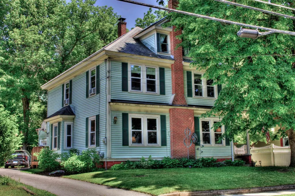 12 S Lincoln Street Keene NH 03431