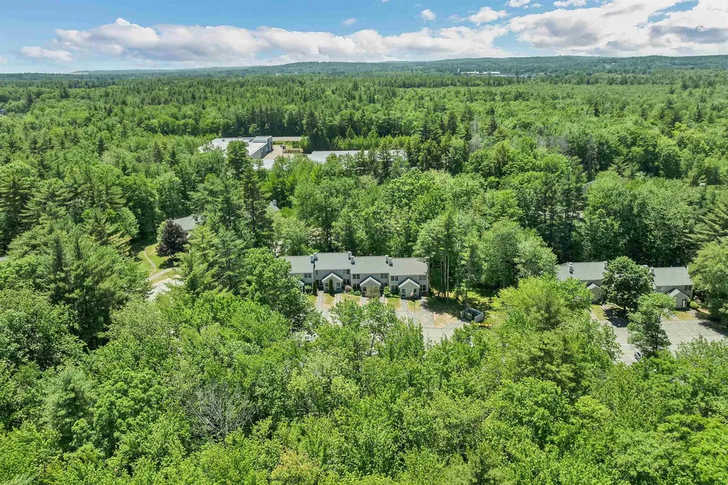 68 Woodland Green Rochester NH 03868
