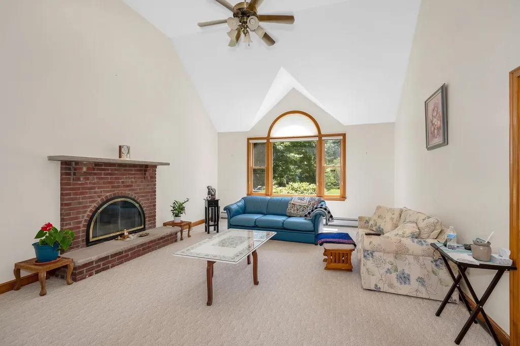 22 Greenfield Drive Plaistow NH 03865