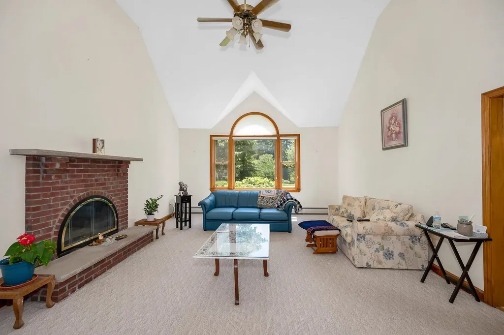 22 Greenfield Drive Plaistow NH 03865