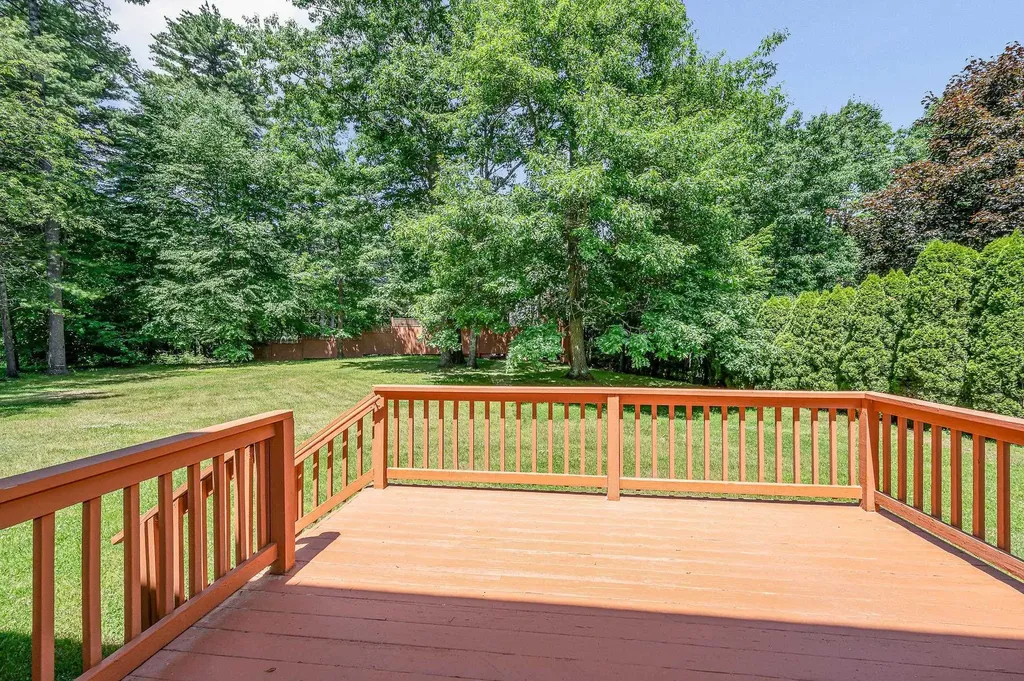 22 Greenfield Drive Plaistow NH 03865