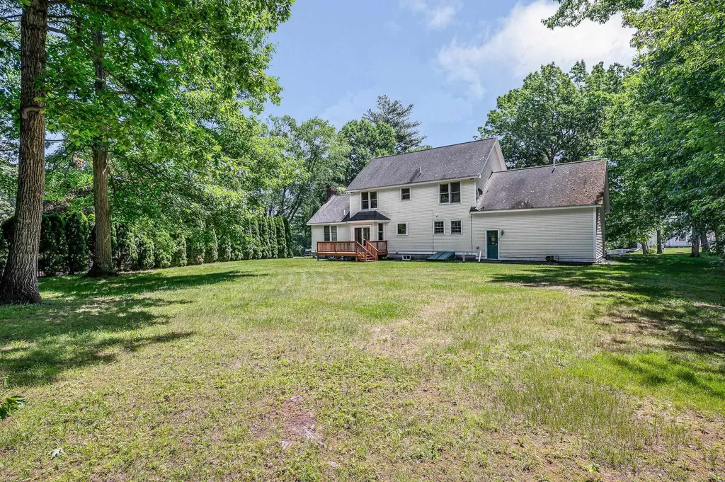 22 Greenfield Drive Plaistow NH 03865