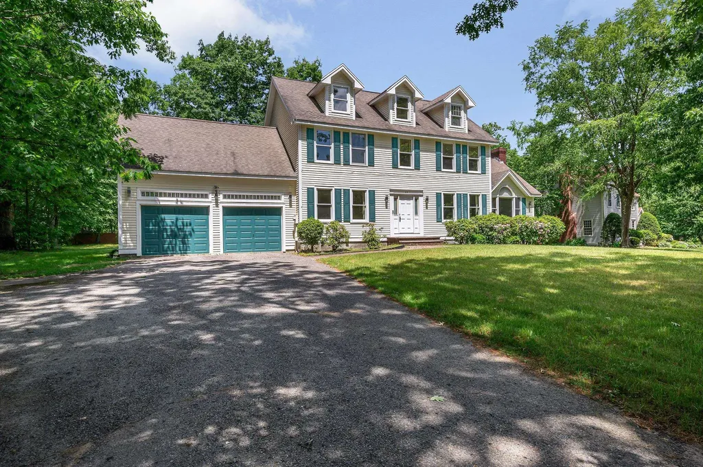 22 Greenfield Drive Plaistow NH 03865