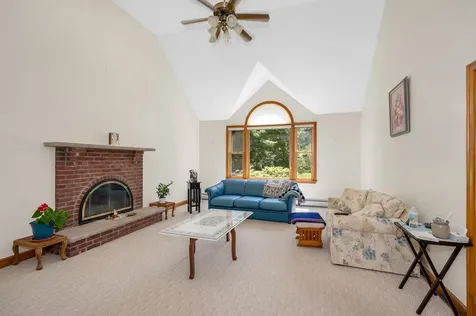 22 Greenfield Drive Plaistow NH 03865