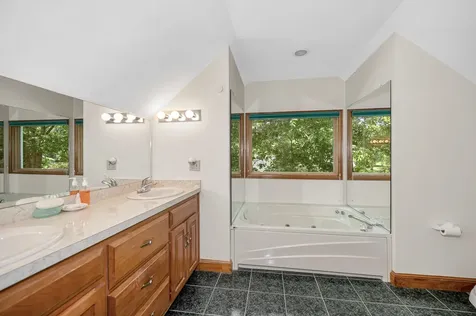 22 Greenfield Drive Plaistow NH 03865