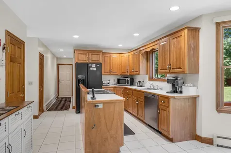 22 Greenfield Drive Plaistow NH 03865