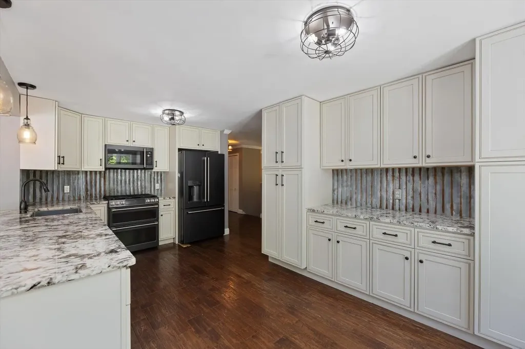 407 Middle Winchendon Road Rindge NH 03461