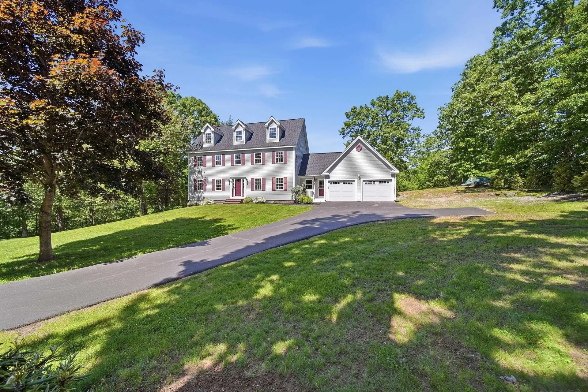 74 Noll's Farm Road Auburn NH 03032