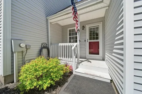 74 Noll's Farm Road Auburn NH 03032