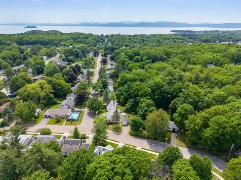 138 Village Green Burlington VT 05401