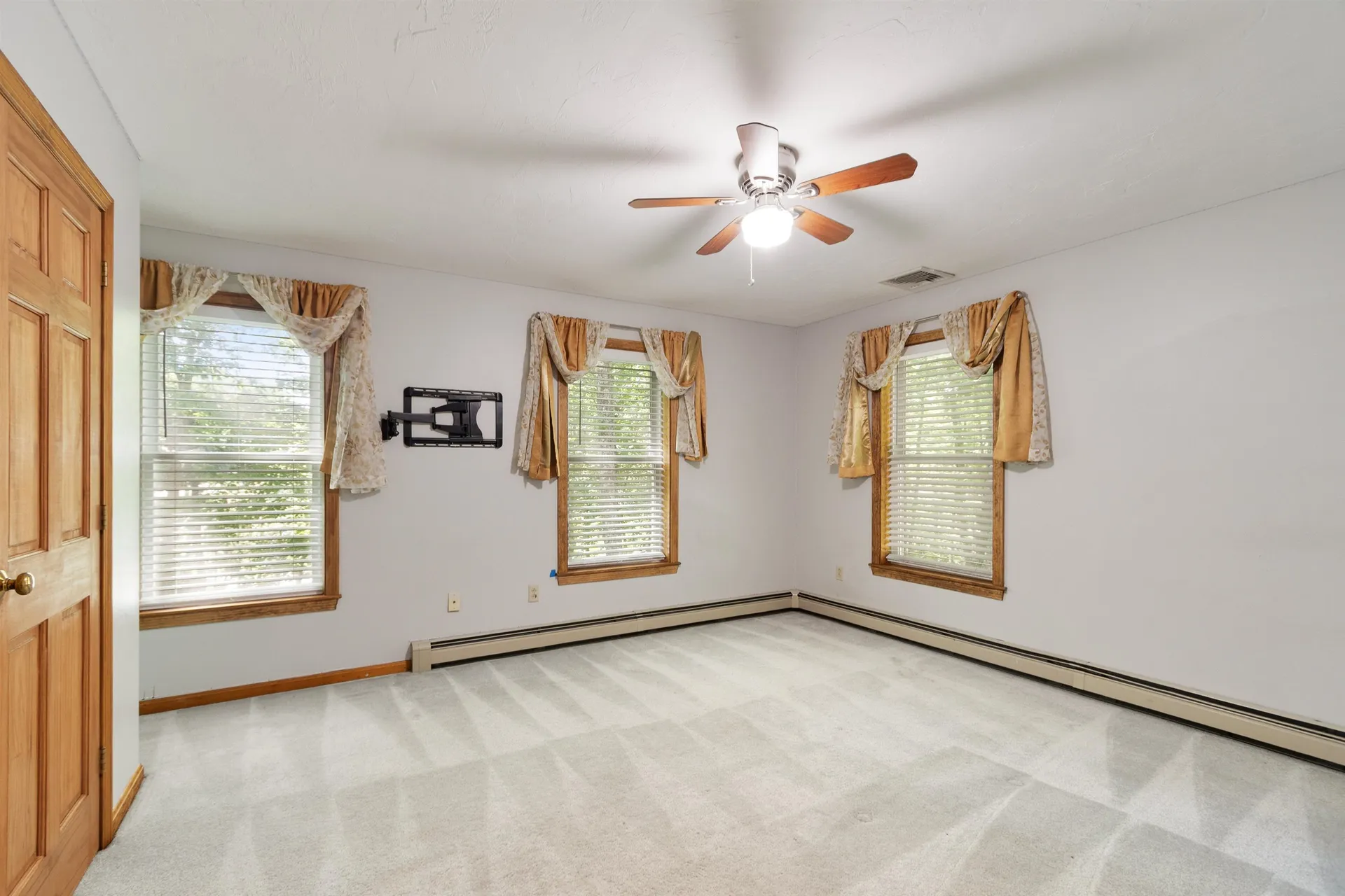 2 Dubeau Drive Derry NH 03038
