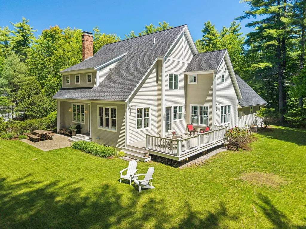 73 Pipers Point Lane Alton NH 03809