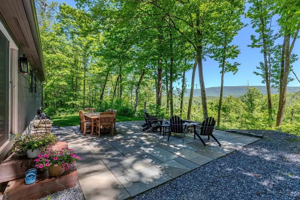 144 Oak Knoll Road Arlington VT 05250