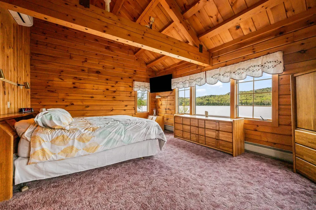 1411 Diamond Pond Road Stewartstown NH 03576