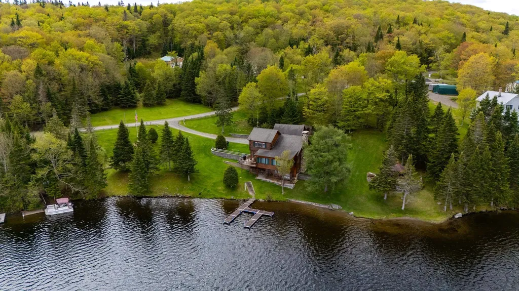1411 Diamond Pond Road Stewartstown NH 03576