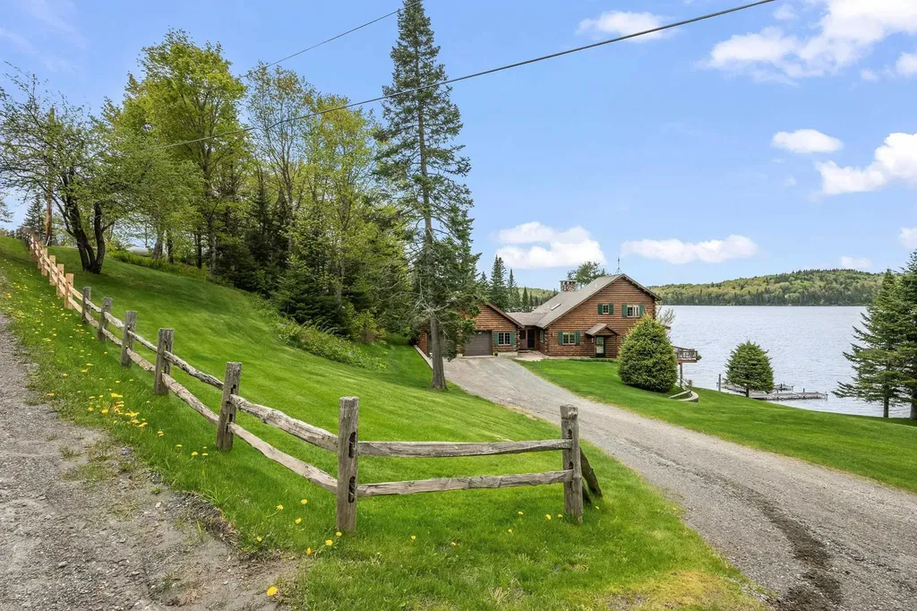 1411 Diamond Pond Road Stewartstown NH 03576