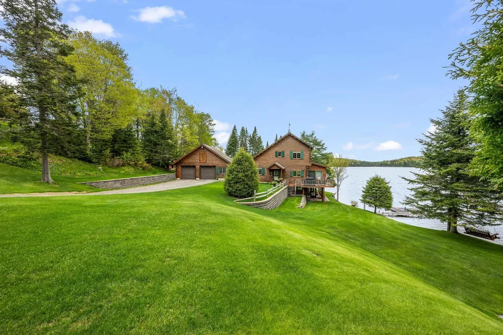 1411 Diamond Pond Road Stewartstown NH 03576