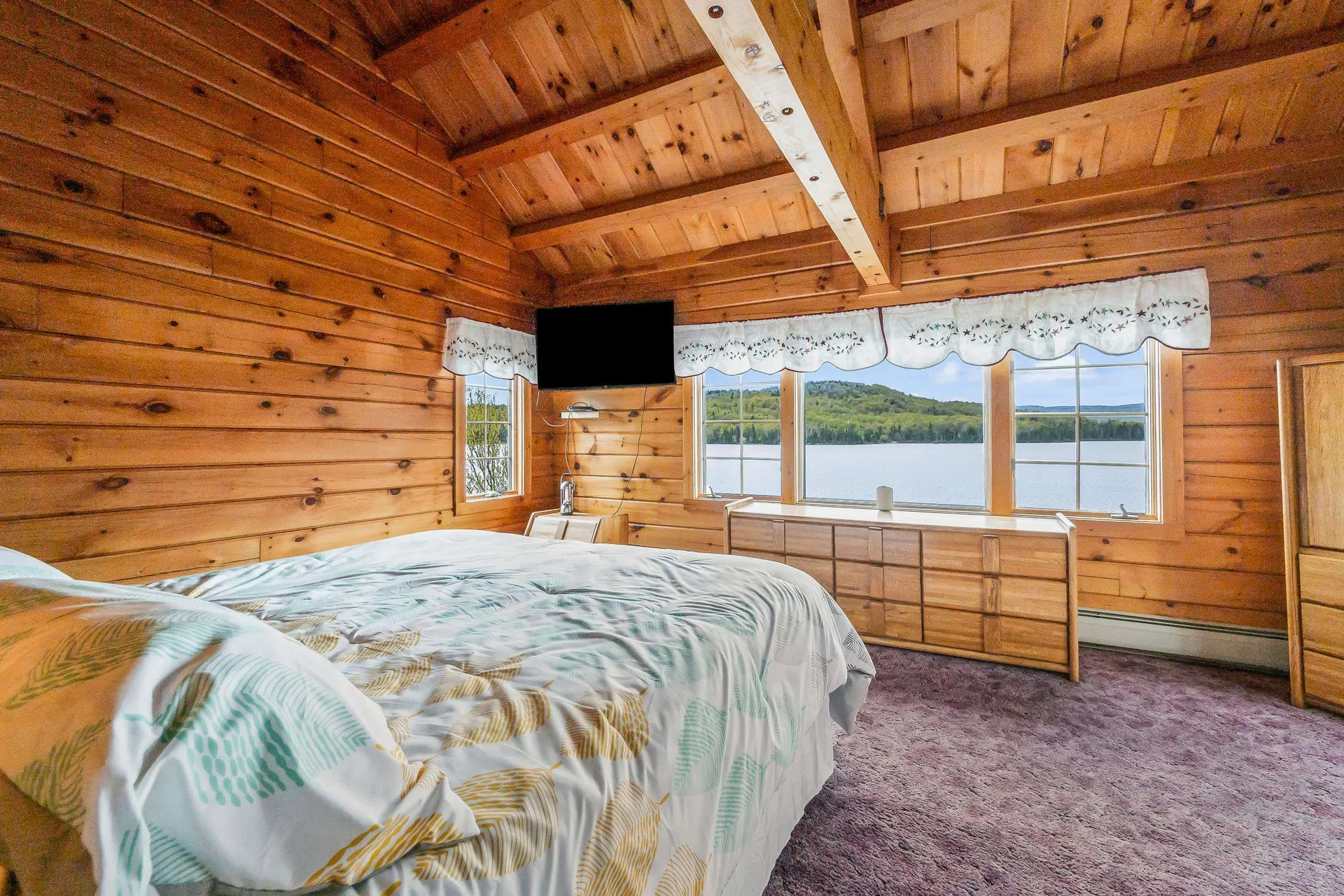 1411 Diamond Pond Road Stewartstown NH 03576