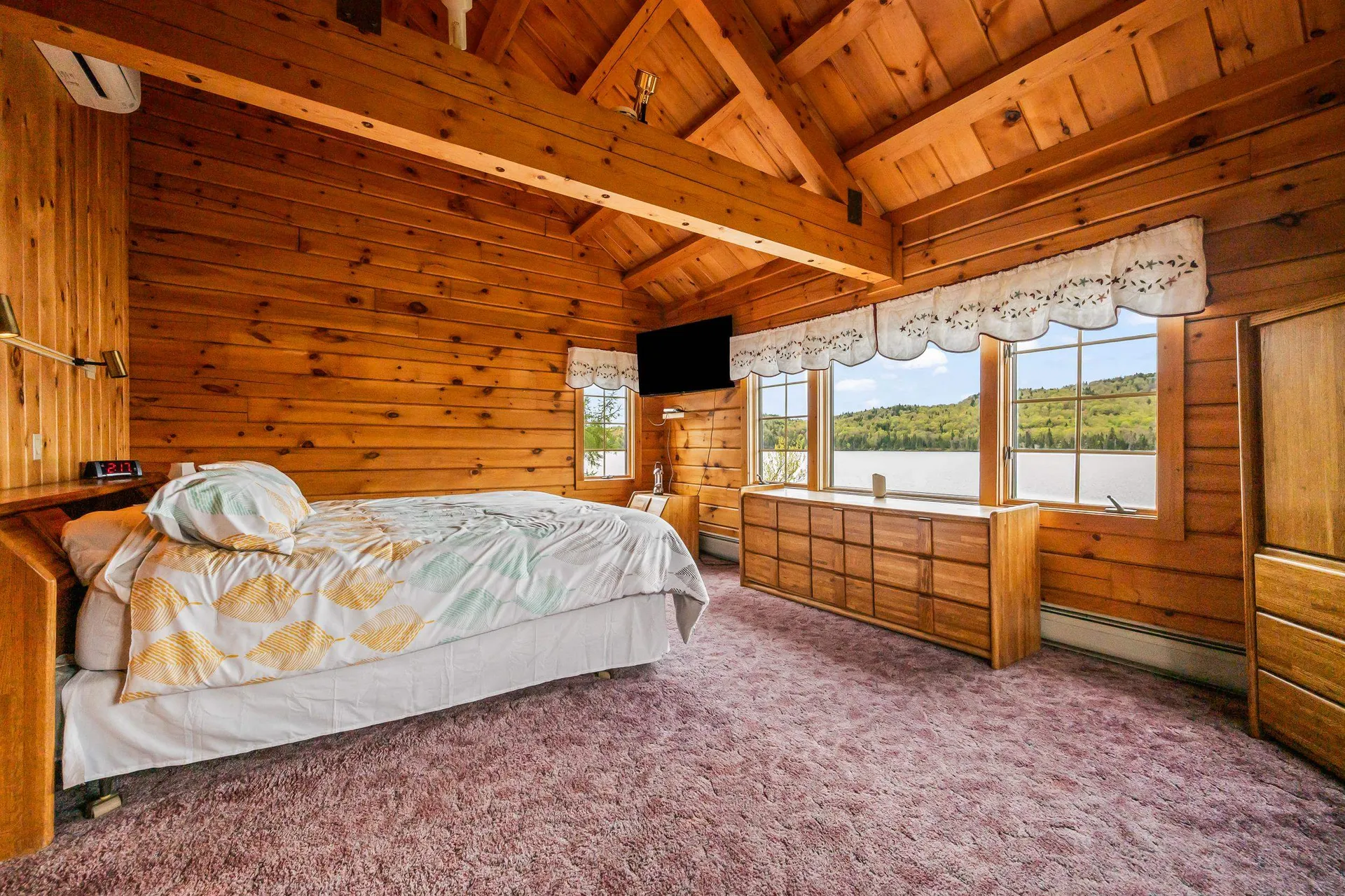 1411 Diamond Pond Road Stewartstown NH 03576